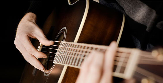 Teknik Menodong Gitar Akustik